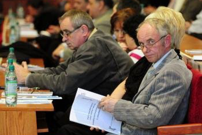 Ilustračný obrázok k článku Splácanie dlhu bude pre Košický kraj ľahšie: Za práce na cestách dlžíme vyše 4 mil. eur