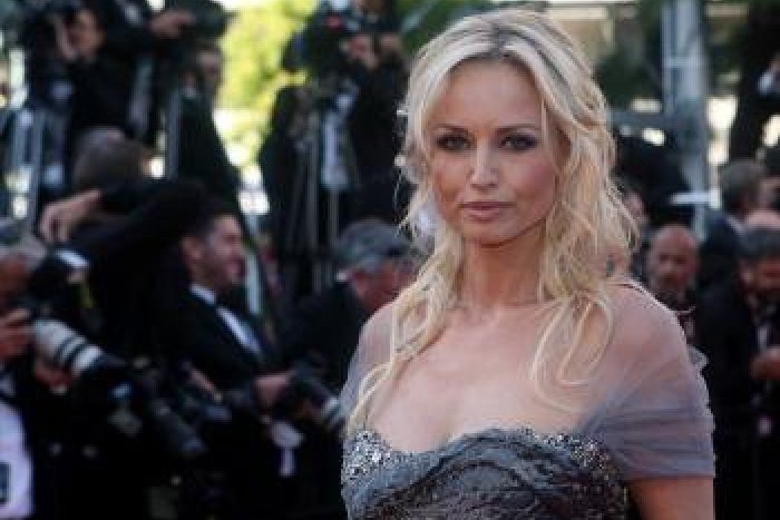 Ilustračný obrázok k článku Známi absolventi Gymnázia Tajovského? Modelka Sklenaříková a aj IT-čkár Facebooku