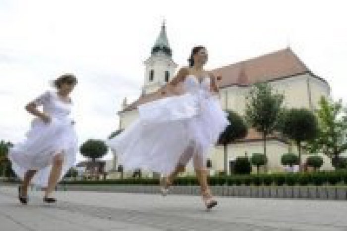 Ilustračný obrázok k článku Nepríjemné zistenia z okresu: Svadieb je menej, rozvodov viac!