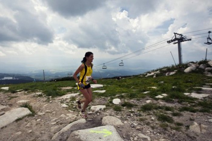 Ilustračný obrázok k článku Bežci pretekali po vzore cyklistických tour. Víťazstvo obhájila Soňa Vnenčáková zo Svitu