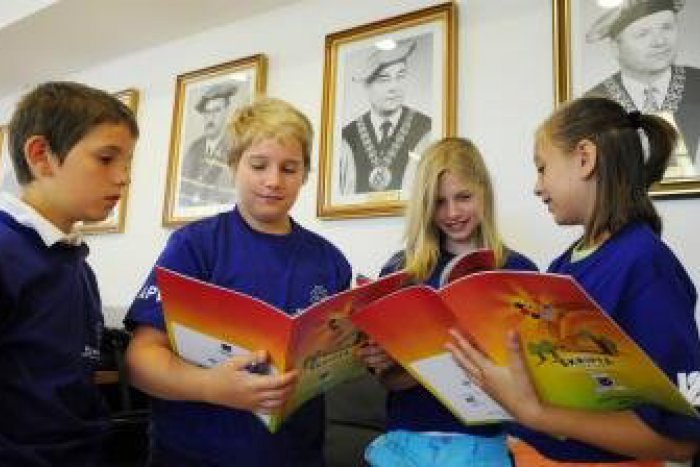 Ilustračný obrázok k článku Netradičná promócia na Technickej univerzite: Diplomy absolventov získajú deti