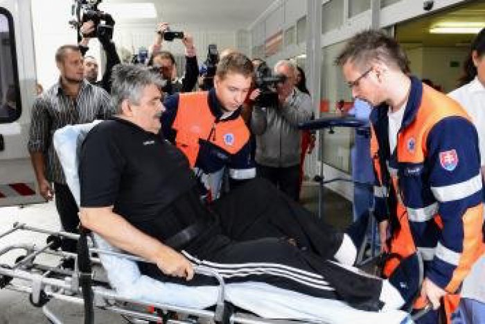Ilustračný obrázok k článku Prominentný pacient v Kováčovej: Uboleného ministra čaká zotavovanie z nehody