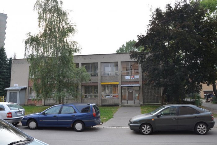 Ilustračný obrázok k článku Poslanci nepredali štátu budovu za 1,-€. Bude Ružomberok okresom druhej triedy?