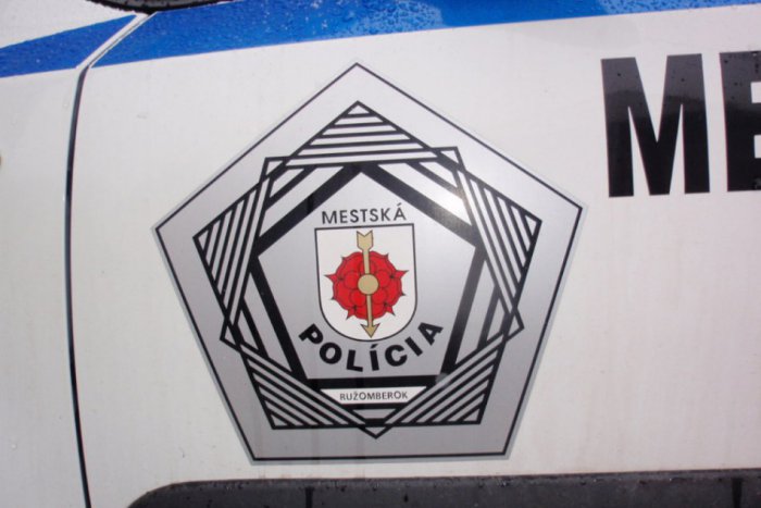 Ilustračný obrázok k článku Nočný ochranca: Zastal sa dámy, dostal od manžela!