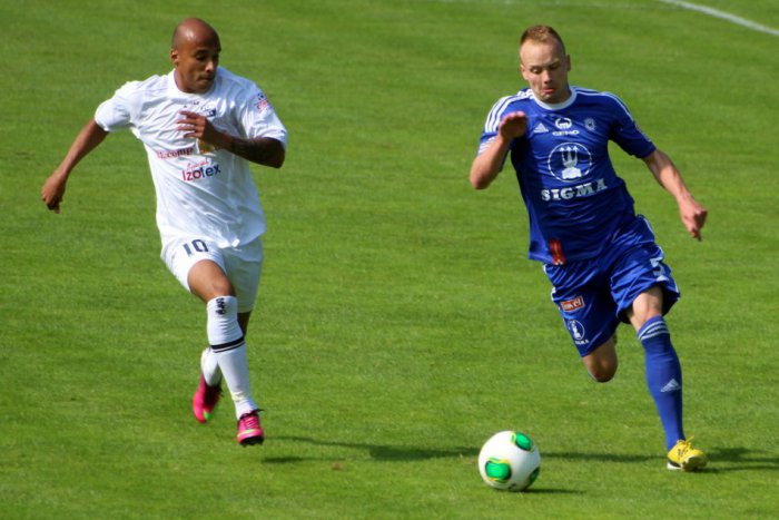 Ilustračný obrázok k článku Tribúny zívali prázdnotou: Futbalisti dostali výprask od Olomouca