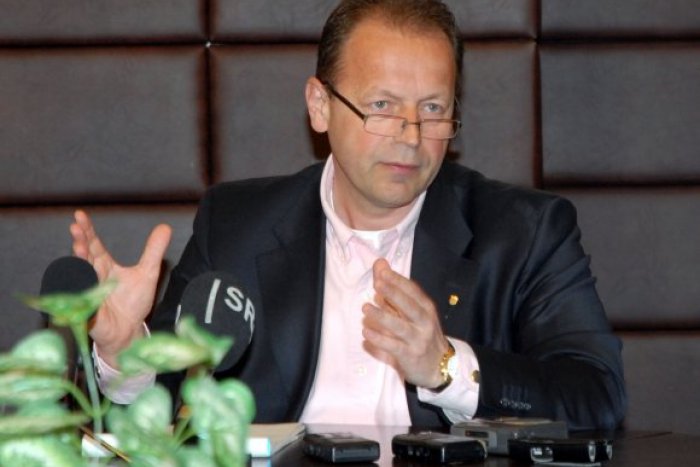 Ilustračný obrázok k článku Poslanci vyvodili zodpovednosť za prešľapy radnice: Primátorovi okresali plat na minimum!