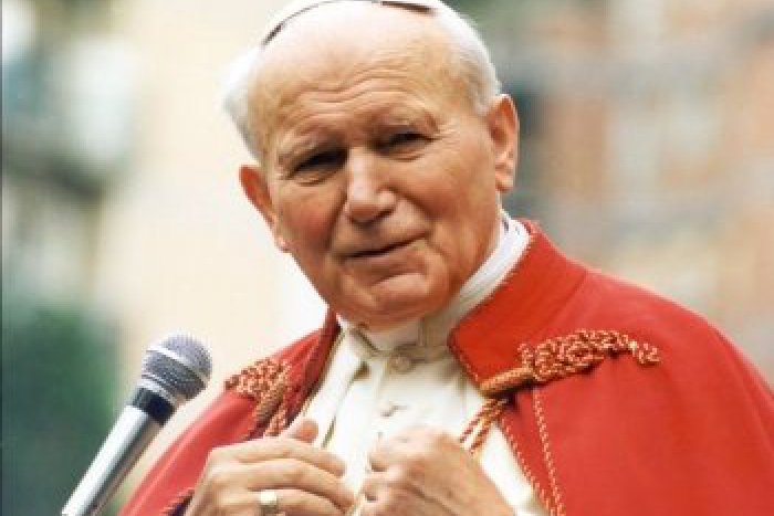 Ilustračný obrázok k článku Spomienka na výnimočnú návštevu: Takto do Prešova prvýkrát v dejinách zavítal pápež