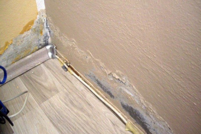 Ilustračný obrázok k článku Obyvatelia bytovky na ulici Hollého: Radosť z bytu rýchlo vystriedali vrásky