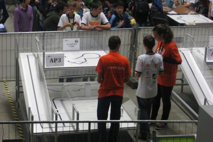 Ilustračný obrázok k článku Bystrickí žiaci úspešní v celosvetovej konkurencii: Ich robota si pozrela aj holandská kráľovná