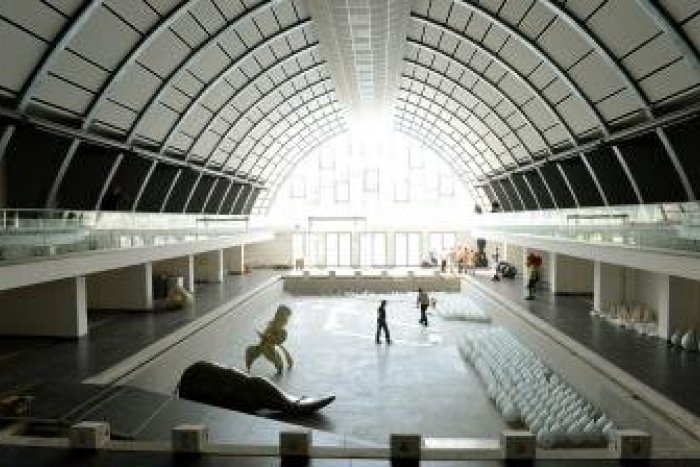 Ilustračný obrázok k článku Zo schátranej plavárne unikátny priestor: Košice sa hrdia prvou Kunsthalle na Slovensku!