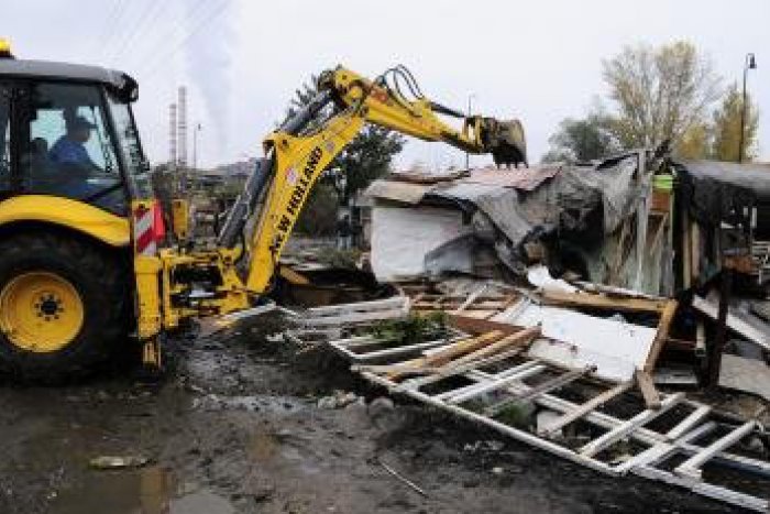 Ilustračný obrázok k článku Panský dom v Polomke bude čochvíľa minulosťou: Búranie národnej kultúrnej pamiatky začalo