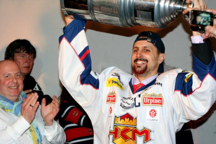 Ilustračný obrázok k článku Lukáš Jurík (31) opúšťa Zvolen: Kapitán šampiónov sa sťahuje do Rakúska