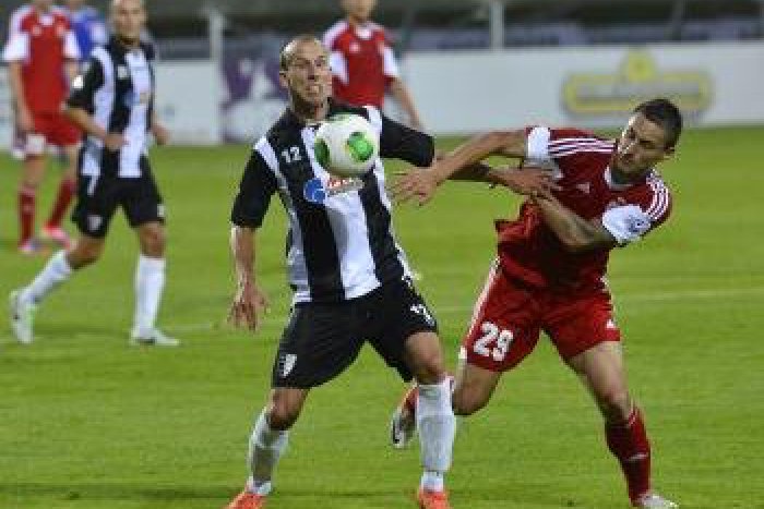 Ilustračný obrázok k článku Dukla Banská Bystrica nedala Myjave šancu: V prvom kole Corgoň ligy ju zdolala 4:0