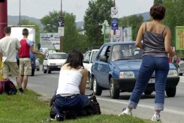 Ilustračný obrázok k článku Autostop je najlacnejší spôsob dopravy. Má však aj svoje úskalia