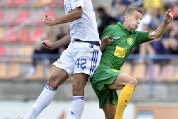 Ilustračný obrázok k článku Vyrovnávajúci gól Ruže po hodine dvanástej