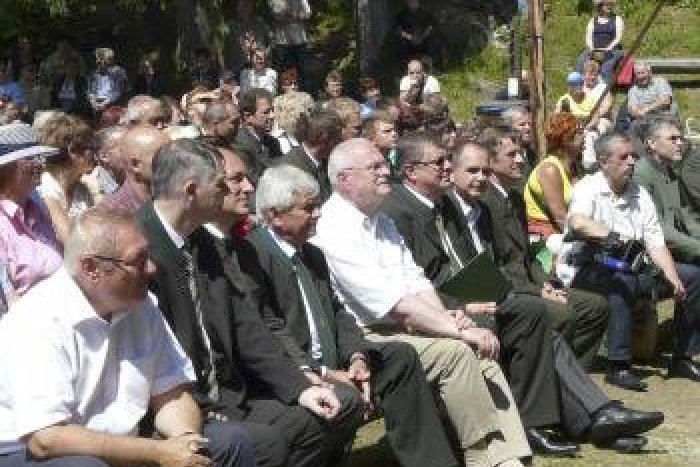 Ilustračný obrázok k článku Vo Vydrovskej doline usporiadali 12. ročník Dňa stromu: Zúčastnil sa ho aj prezident