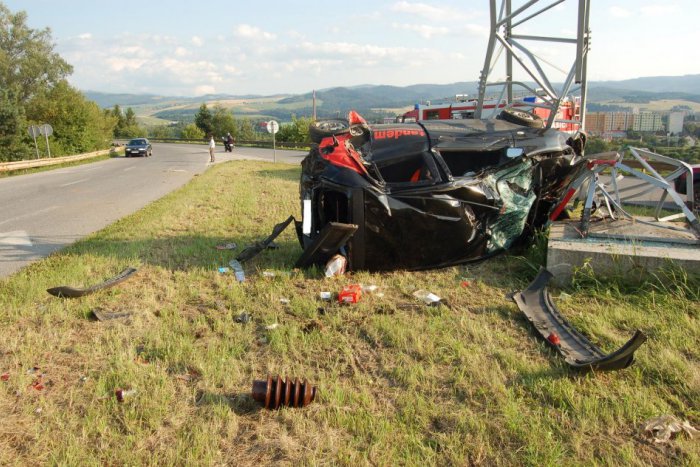 Ilustračný obrázok k článku Vážna nehoda pri Spišskej: Mladík (26) vrazil do elektrického stĺpu