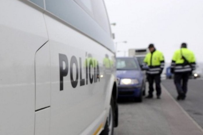 Ilustračný obrázok k článku Policajti zažili počas kontroly prekvapenie: Za volantom 16-ročné dievča a navyše opité!