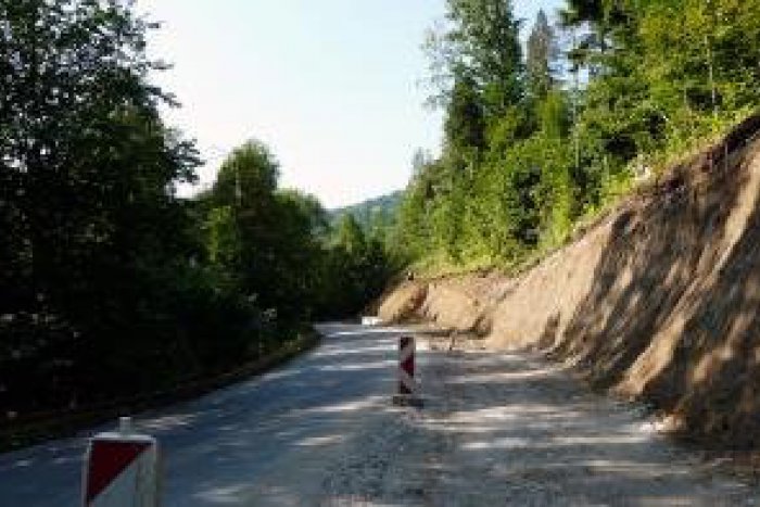 Ilustračný obrázok k článku Rodí sa obchádzka cesty Zbojská-Tisovec: Tento 6 km úsek by mohol slúžiť ako náhradná trasa