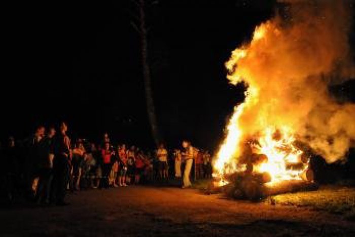 Ilustračný obrázok k článku Víkendové tipy: Mliečna súťaž, Majk Spirit, inline jazda, preteky RC áut aj vatra zvrchovanosti