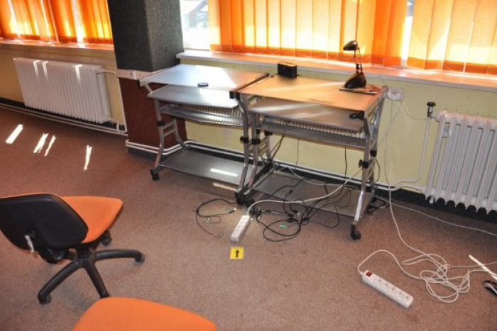 Ilustračný obrázok k článku Študenti prišli o svoje zariadenia: Martinčan (32) vykradol budovu strednej školy