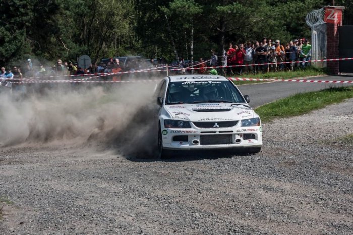 Ilustračný obrázok k článku Jubilejná Rallye Tatry sa blíži. Sedemdesiatka posádok sa na trať postaví už v piatok