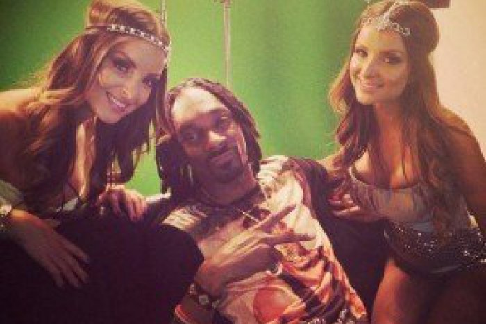 Ilustračný obrázok k článku Twiins prerazili v Amerike a naspievali skladbu so Snoop Doggom!