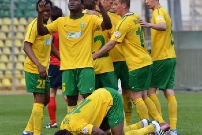 Ilustračný obrázok k článku Zmeny v kádri šošonov: MŠK Žilina v jarných bojoch bez dvoch dlhoročných opôr mužstva