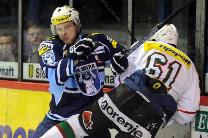 Ilustračný obrázok k článku HK Nitra prišiel pred sezónou o centra: Erik Piatak mieri do Anglicka!