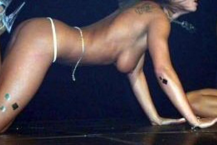 Ilustračný obrázok k článku Denník letušky: Drsná sex šou na vlastné oči... Len pre silné žalúdky!