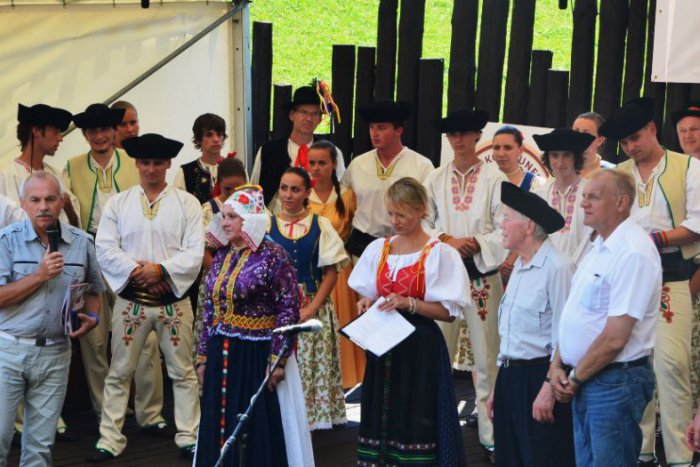 Ilustračný obrázok k článku Ocenenie Anny Hulejovej a Vojtecha Littvu vo Vlkolínci