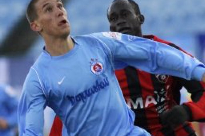 Ilustračný obrázok k článku Jakub Sylvestr (24) z Banskej Bystrice: Vo svetovom futbale je o neho veľký záujem