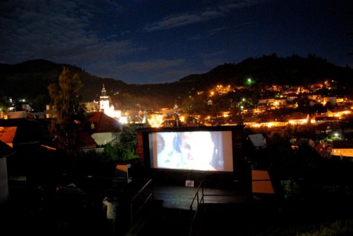 Ilustračný obrázok k článku Štartuje obľúbený letný filmový festival: Pozrite, čo v Štiavnici pripravili