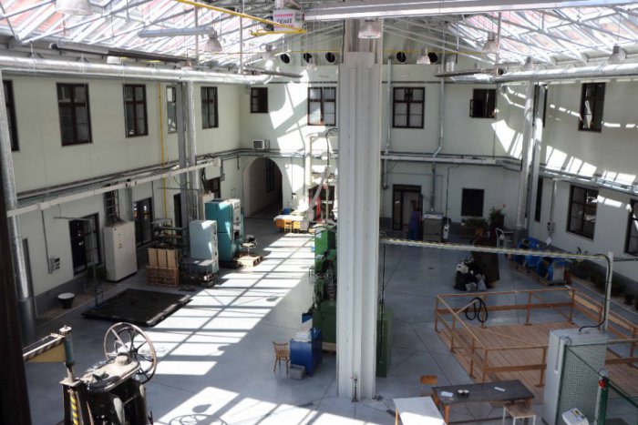 Ilustračný obrázok k článku Najstrarší podnik s najnovšími technológiami: V mincovni budú tlačiť kolky