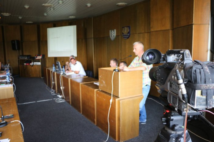 Ilustračný obrázok k článku Poslanci po mimoriadnom zastupiteľstve: Situácia v meste je vážna!