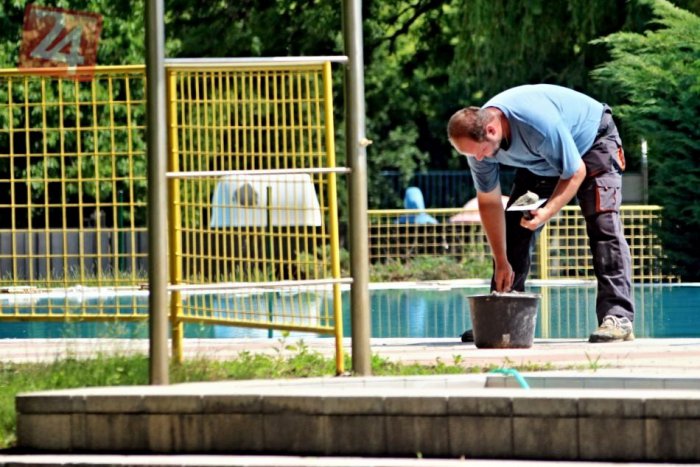 Ilustračný obrázok k článku Vyčistenie a dezinfekcia: Bazény na kúpalisku budú pripravené na víkend