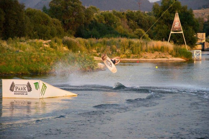 Ilustračný obrázok k článku Zlodeji si nevyberajú: Ulakomili sa aj na neoprény