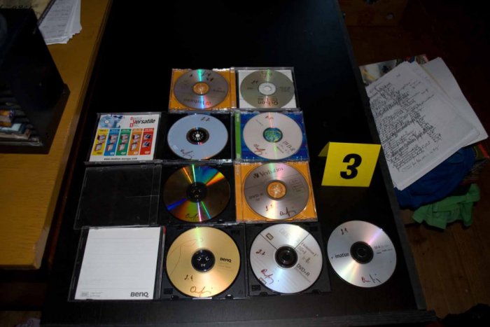 Ilustračný obrázok k článku Polícia: Mladík (23) lákal tínedžerky na modeling, potom ich nútil k lesbickému sexu!