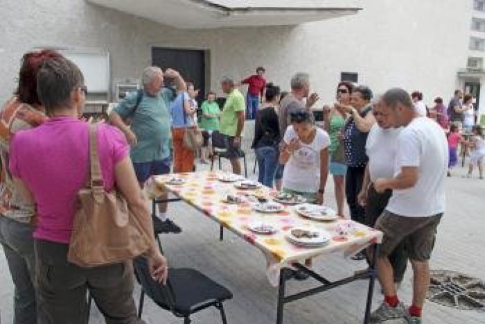 Ilustračný obrázok k článku V Telgárte si zmeralo sily 6 tímov v pečení čučoriedkového koláča: Najlepší je domáci z kysnutého cesta