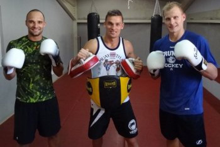 Ilustračný obrázok k článku Svetový šampión v thajskom boxe Moravčík: Makajú u neho aj hráči NHL!