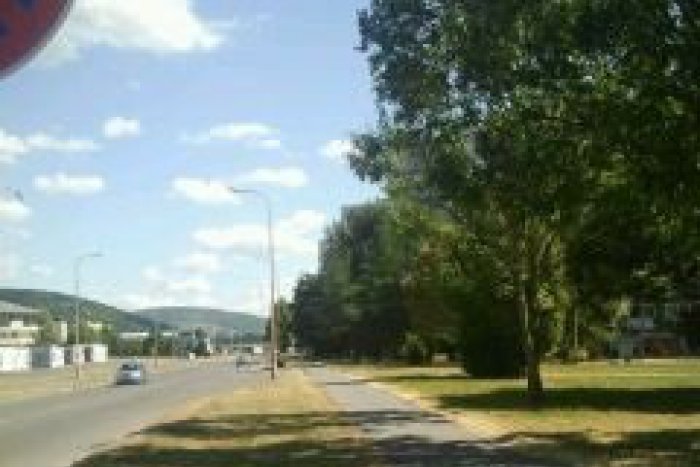 Ilustračný obrázok k článku Mesto začalo s opravou chodníkov: Toto je zoznam vyvolených ulíc