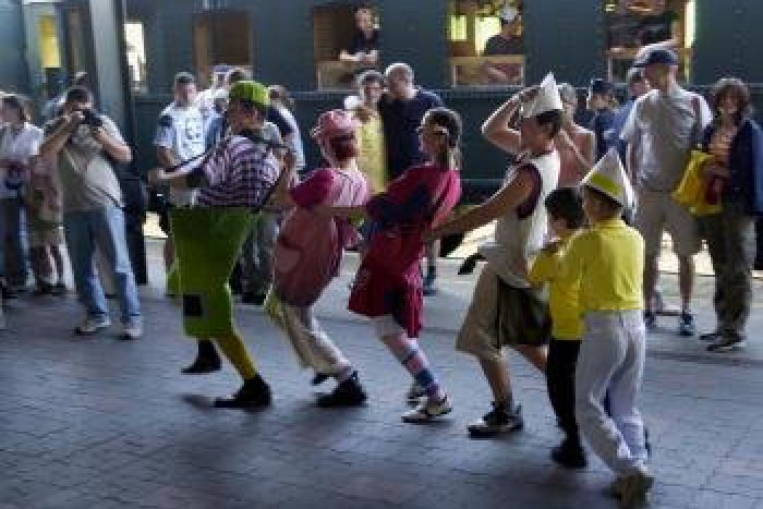 Ilustračný obrázok k článku Vlak nádeje zavíta do Bystrice: Exkluzívna divadelná hra priamo vo vlaku