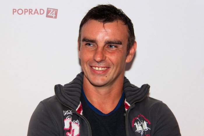 Ilustračný obrázok k článku Horúca novinka: Legendárny hokejista Arne Kroták mieri do politiky