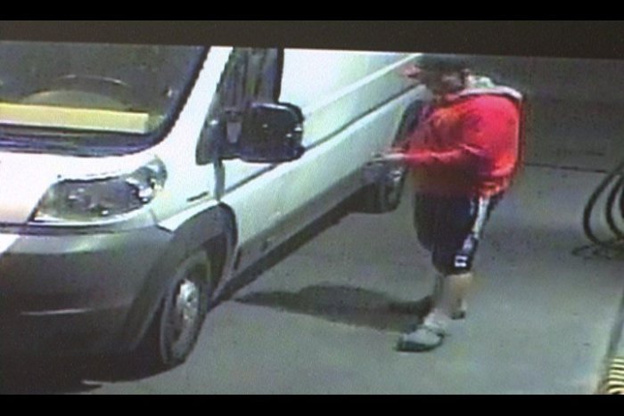 Ilustračný obrázok k článku Kriminalisti žiadajú o pomoc: Zlodeji ukradli tankovacie karty, vznikla škoda za 6 500 eur!