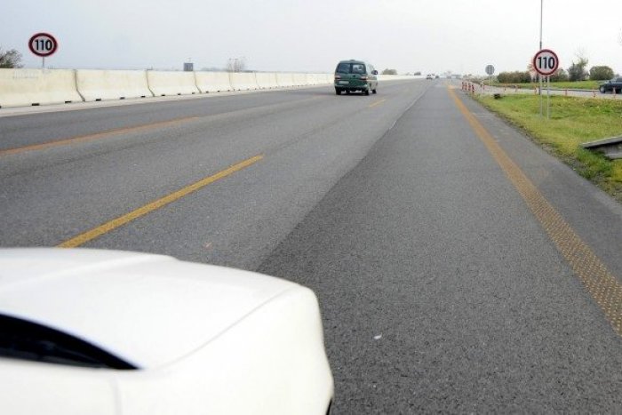 Ilustračný obrázok k článku Petícia primátorky Macháčkovej je uzavretá: Tlak na Fica kvôli R2 sa zvyšuje