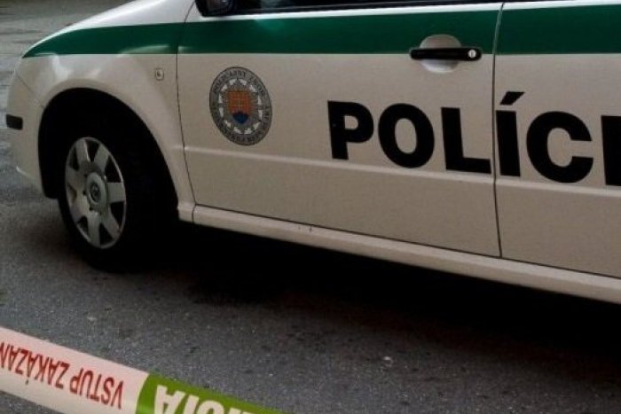 Ilustračný obrázok k článku Mŕtvy muž (†54) na námestí v Humennom: Polícia predbežne vylúčila cudzie zavinenie