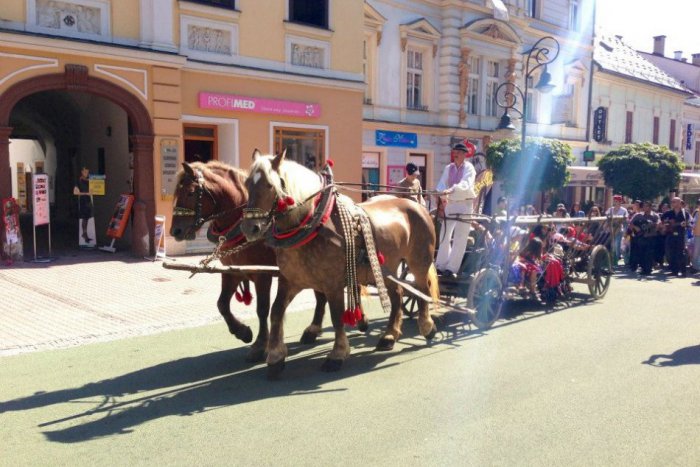 Ilustračný obrázok k článku FOTOGALÉRIA: Pozrite sa ako to žilo na festivale Ľudia z rodu Rómov
