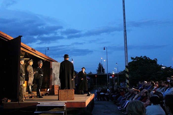 Ilustračný obrázok k článku Vlak Lustig dorazí do Bystrice: Zažite divadlo priamo na koľajniciach!