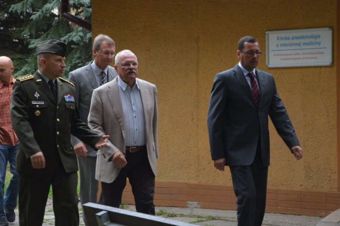 Ilustračný obrázok k článku Slovenský prezident v Ružomberku: Vojakov stav je lepší, ako som čakal
