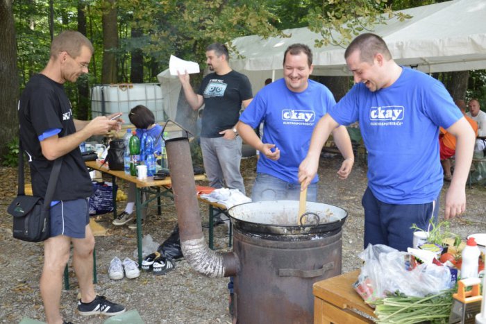 Ilustračný obrázok k článku Pozrite si, ako to vyzeralo na Betliarskom country kotlíku 2013